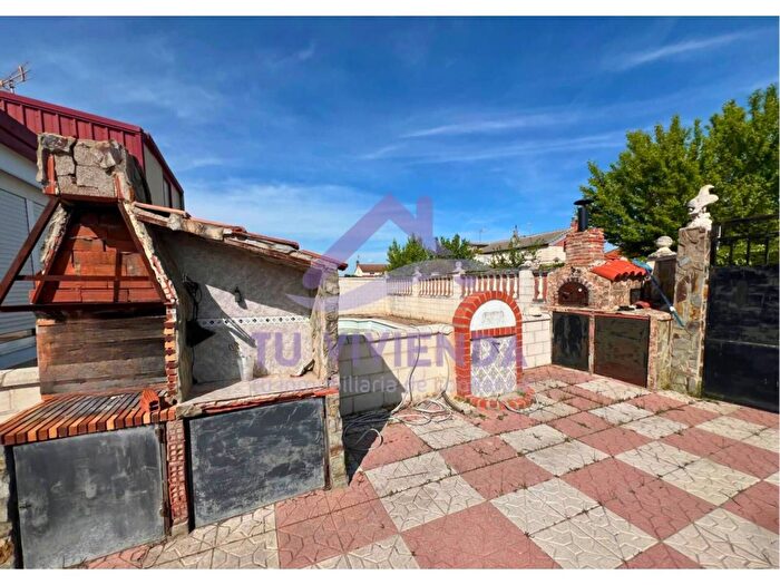 Casas en venta y pisos alquiler - 3