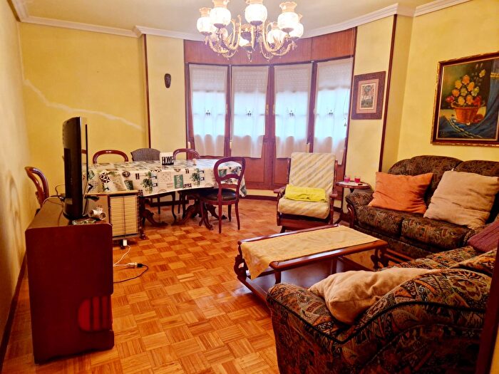 Casas en venta y pisos alquiler - 1