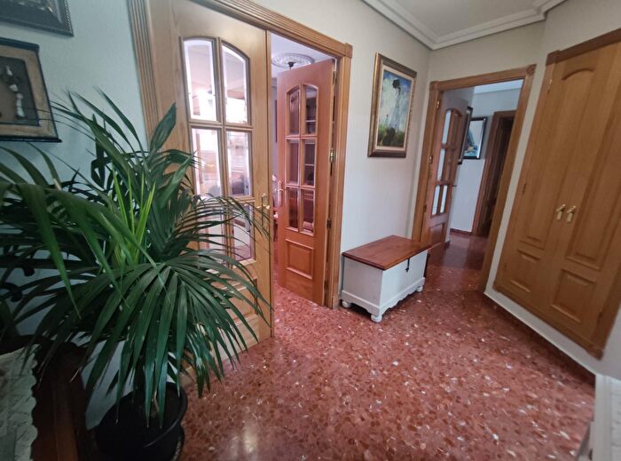 Casas en venta y pisos alquiler - 2