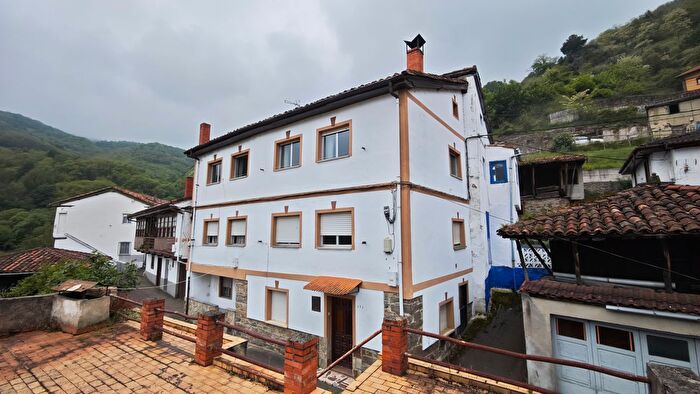 Casas en venta y pisos alquiler - 1
