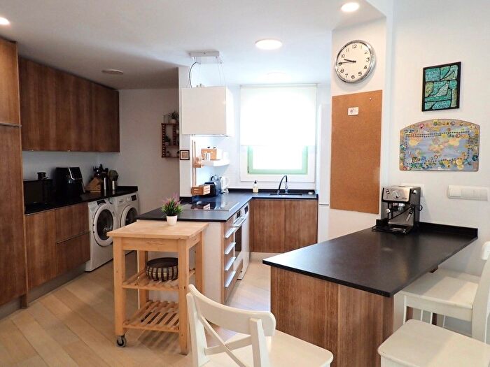 Casas en venta y pisos alquiler - 2