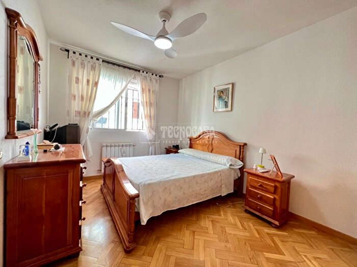 Casas en venta y pisos alquiler - 3