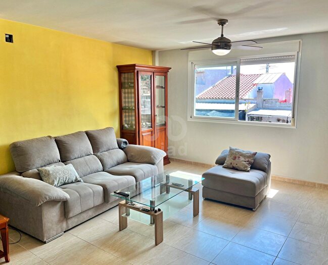 Casas en venta y pisos alquiler - 3