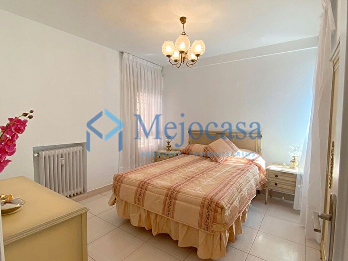 Casas en venta y pisos alquiler - 3