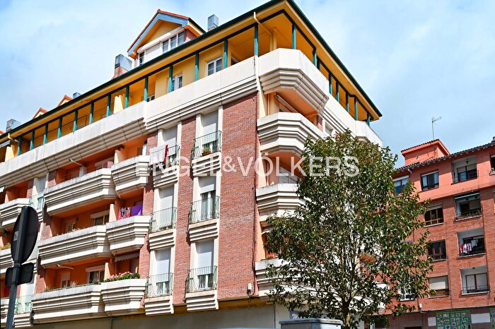 Casas en venta y pisos alquiler - 1