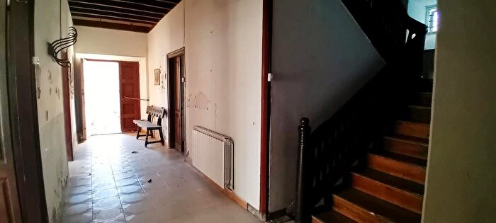 Casas en venta y pisos alquiler - 3