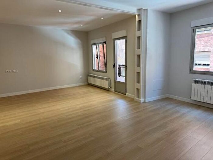 Casas en venta y pisos alquiler - 3