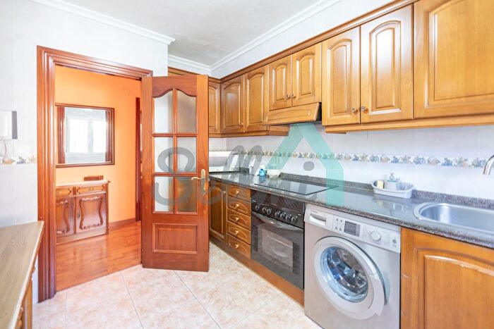Casas en venta y pisos alquiler - 3