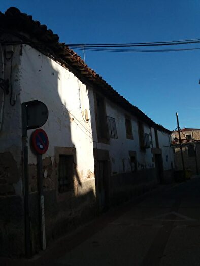 Casas en venta y pisos alquiler - 2