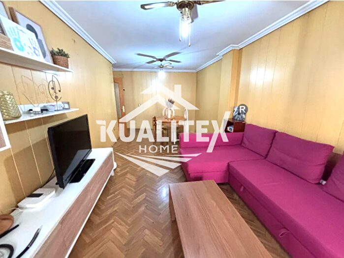 Casas en venta y pisos alquiler - 1