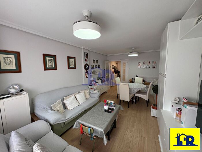 Casas en venta y pisos alquiler - 1