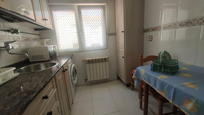 Casas en venta y pisos alquiler - 3