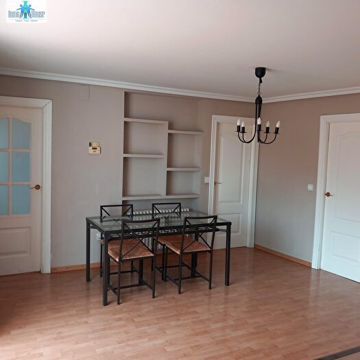 Casas en venta y pisos alquiler - 3