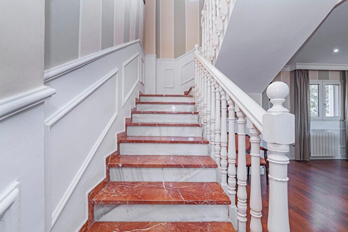 Casas en venta y pisos alquiler - 3
