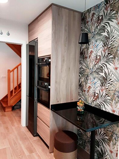 Casas en venta y pisos alquiler - 3