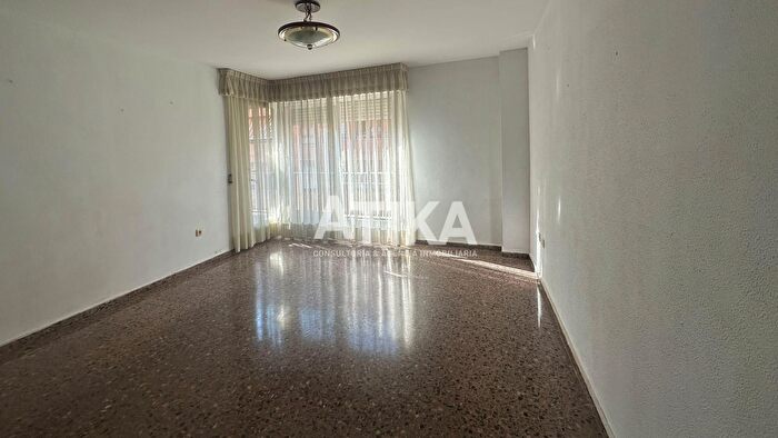 Casas en venta y pisos alquiler - 2