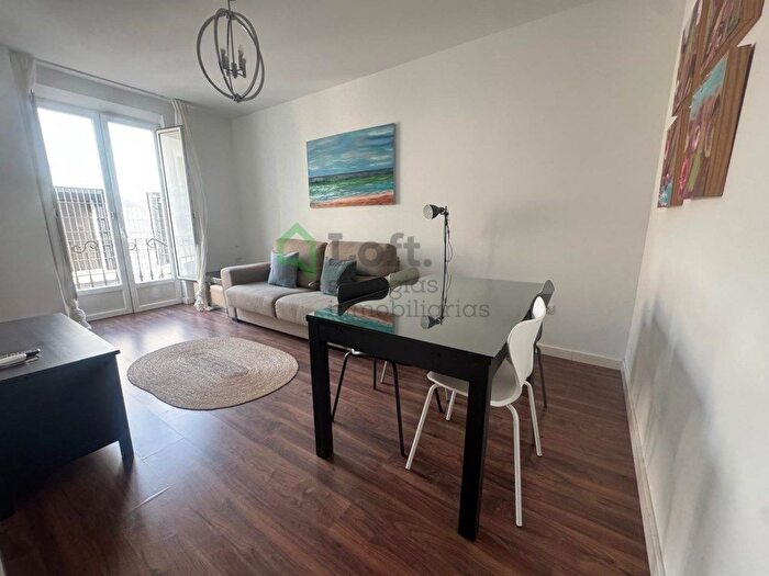 Casas en venta y pisos alquiler - 1