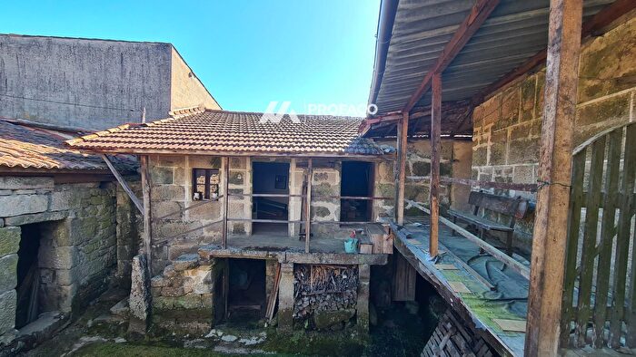 Casa en venta en San Cristovo de Cea, Ourense de 5 habitaciones
