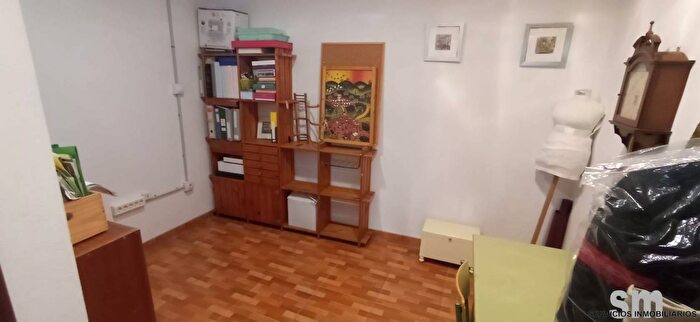 Casas en venta y pisos alquiler - 3