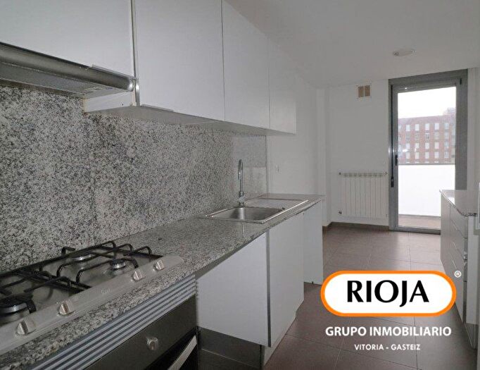 Piso en venta en Zabalgana, Vitoria Gasteiz de 3 habitaciones
