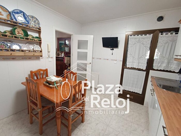 Casas en venta y pisos alquiler - 3