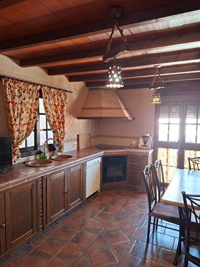 Casas en venta y pisos alquiler - 1