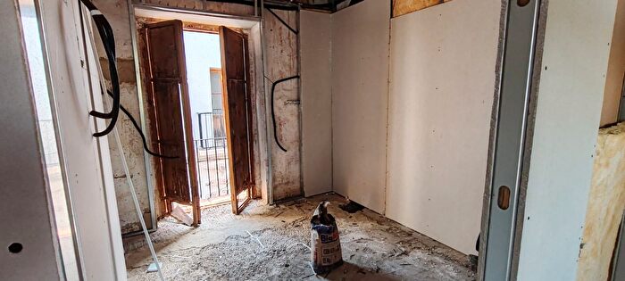 Casas en venta y pisos alquiler - 3