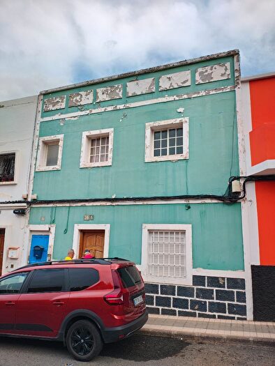 Casas en venta y pisos alquiler - 3