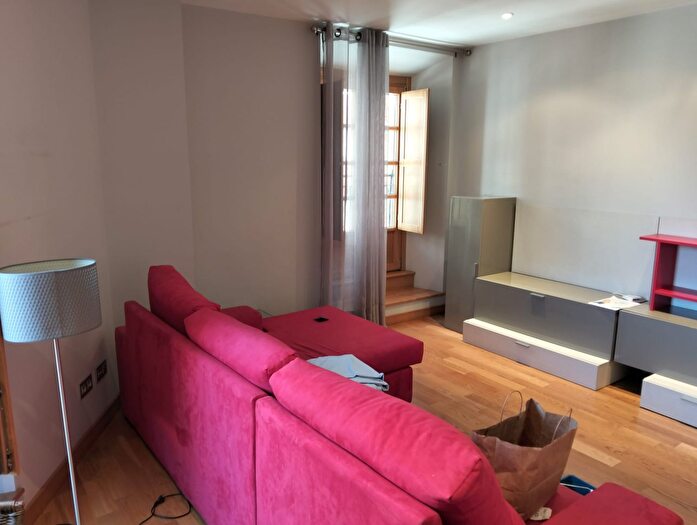 Casas en venta y pisos alquiler - 1