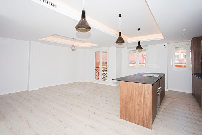 Casas en venta y pisos alquiler - 3