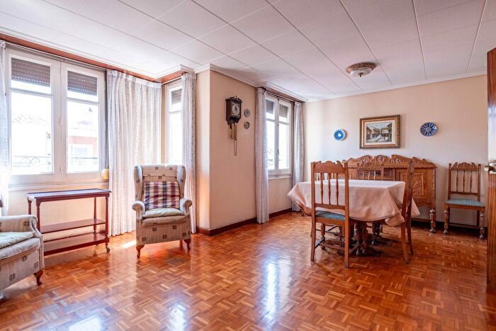 Casas en venta y pisos alquiler - 3