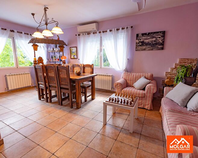 Casas en venta y pisos alquiler - 3