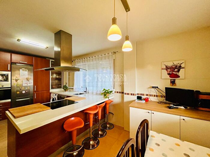 Casas en venta y pisos alquiler - 3