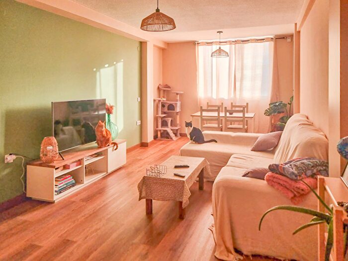 Casas en venta y pisos alquiler - 1