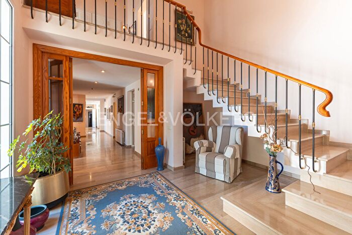 Casas en venta y pisos alquiler - 1