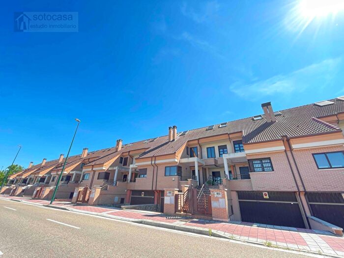 Casas en venta y pisos alquiler - 1