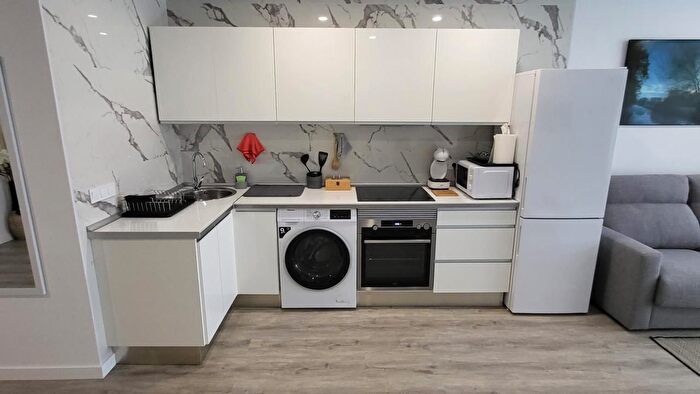 Casas en venta y pisos alquiler - 2