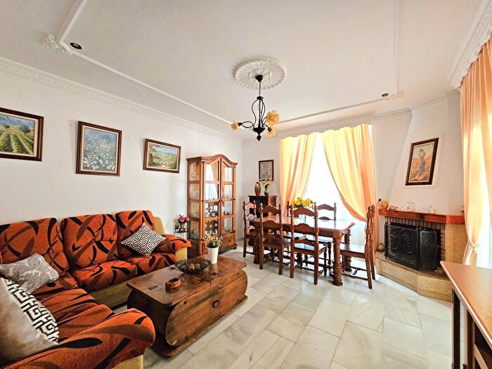 Casas en venta y pisos alquiler - 1