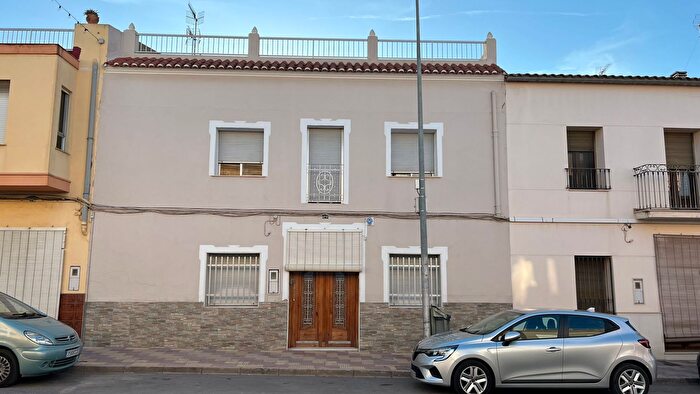 Casa en venta en Alberic, Valencia de 4 habitaciones