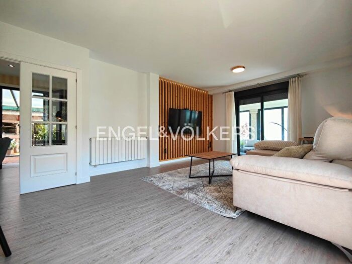 Casas en venta y pisos alquiler - 2