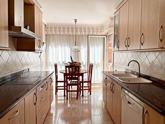 Casas en venta y pisos alquiler - 1