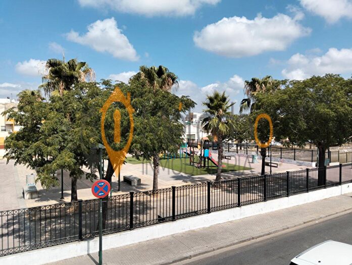 Casa en venta en Este Alcosa Torreblanca, Torreblanca de 6 habitaciones