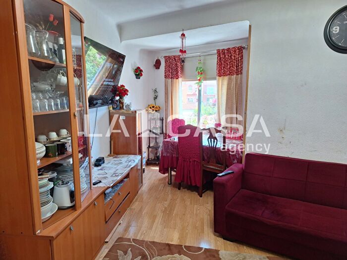 Casas en venta y pisos alquiler - 1