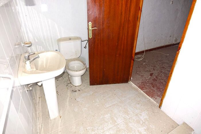Casas en venta y pisos alquiler - 3