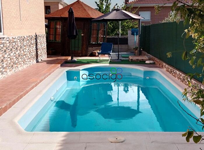 Casa en venta en Cabanillas del Campo, Guadalajara de 7 habitaciones