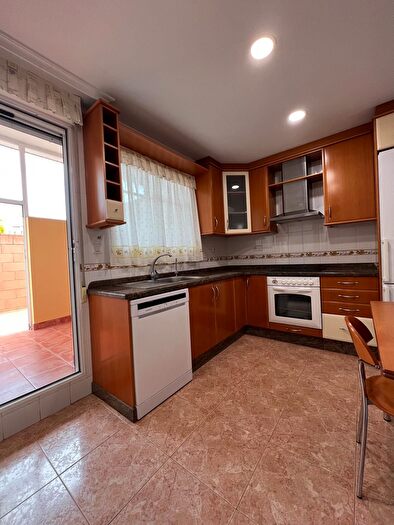 Casas en venta y pisos alquiler - 3