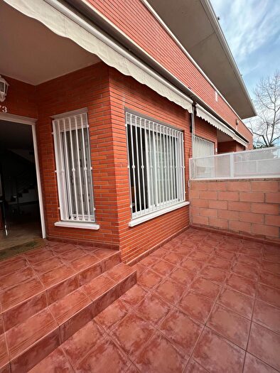 Casa en alquiler en Elche ciudad, Ciutat Esportiva de 4 habitaciones