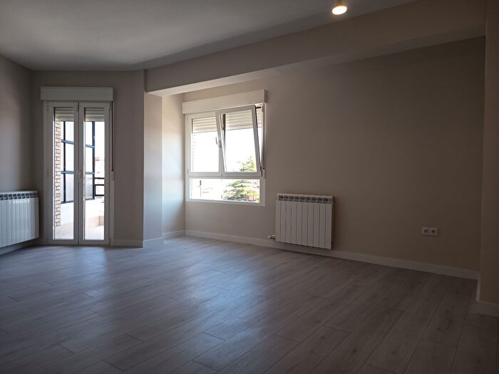Casas en venta y pisos alquiler - 2