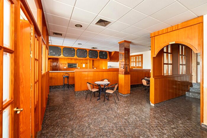 Casas en venta y pisos alquiler - 3