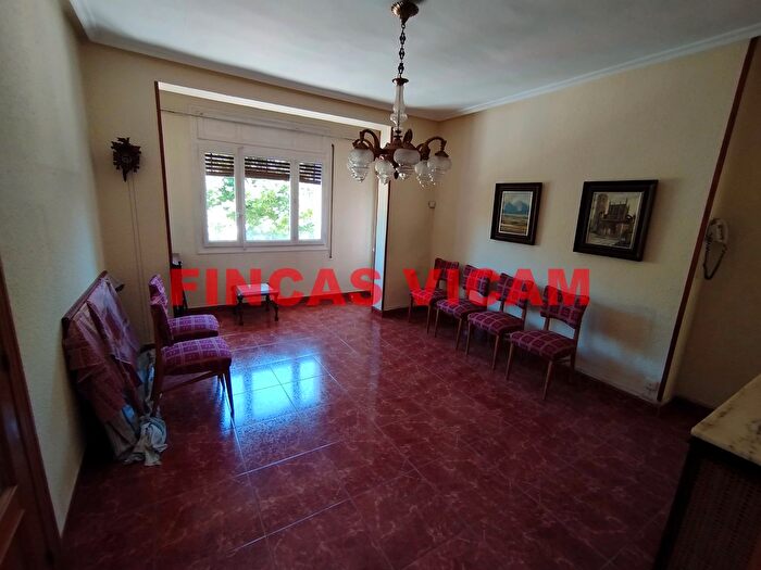 Casas en venta y pisos alquiler - 1